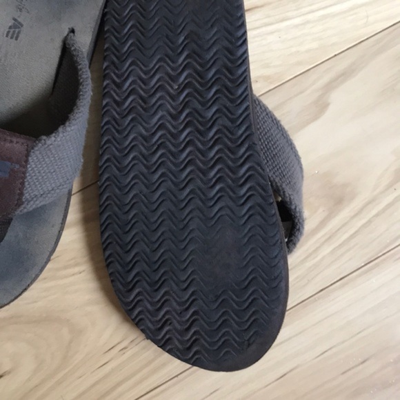 American Eagle Flip Flops - Picture 5 of 5